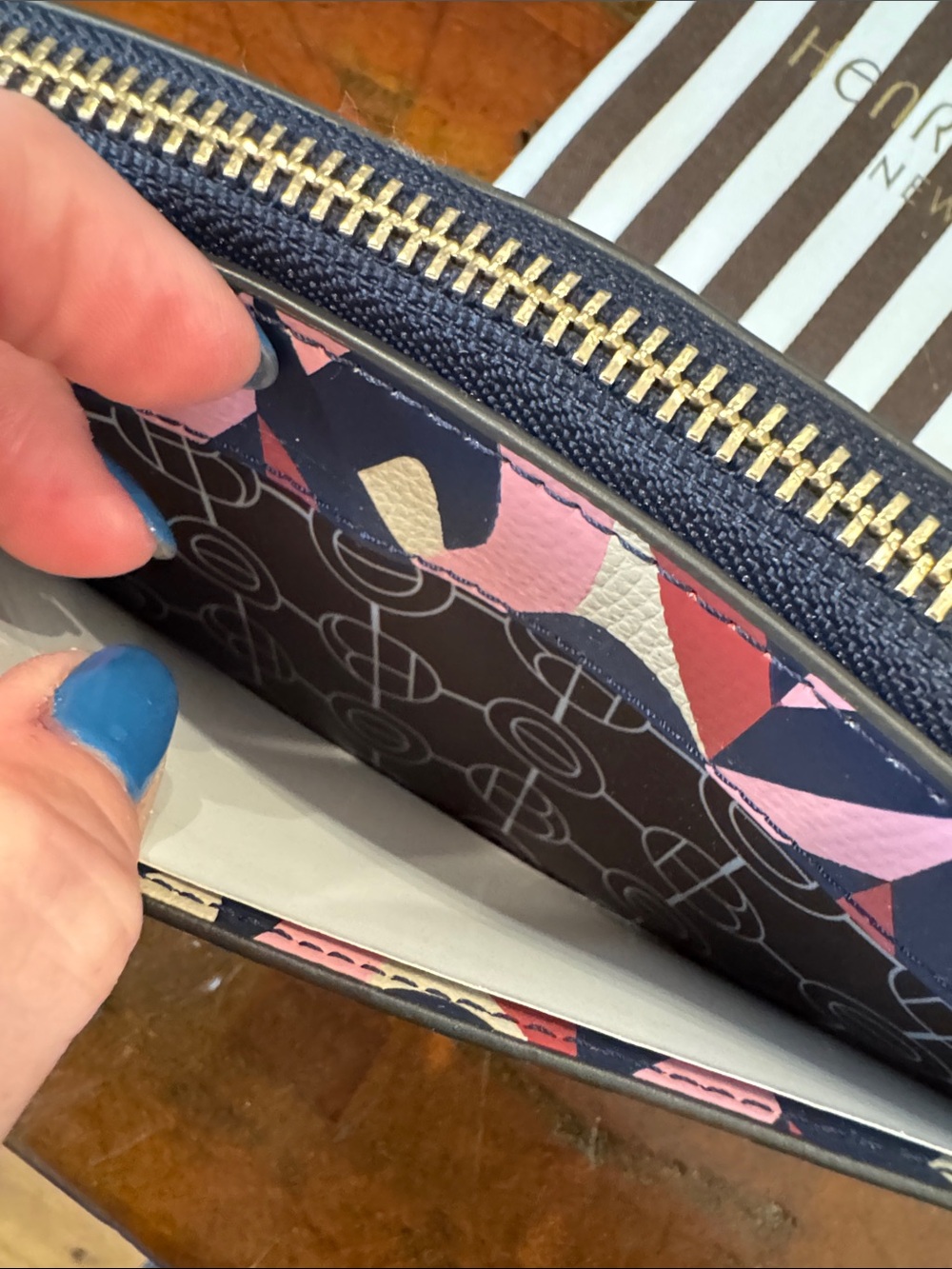 henri bendel Pink Navy Cream Geometric Zip Wallet - Picture 7 of 13